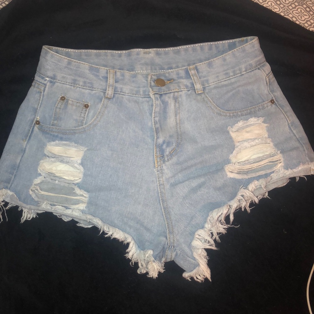 Jean ripped shorts